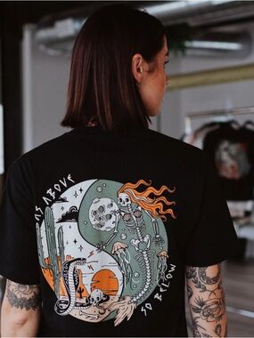 NWT Octopied Mind Crop Tee